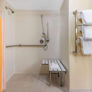 Chambre Double avec Accès aux Personnes Handicapées